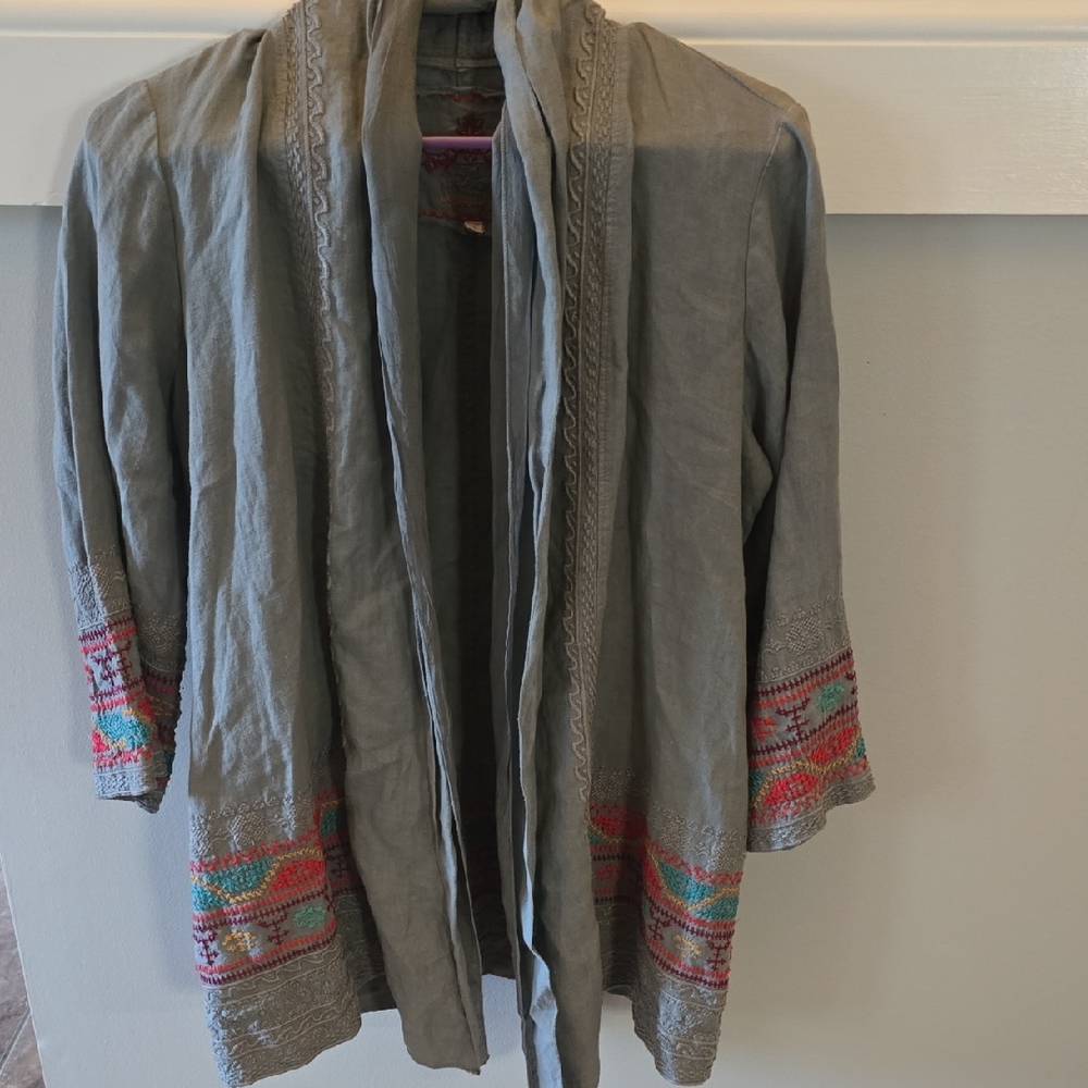 Gray Embroidered Open Cardigan johnny was sz small
